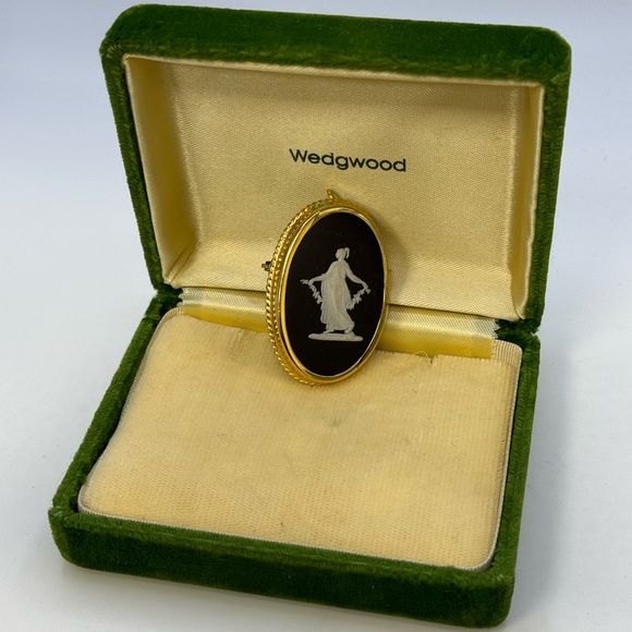 VERY RARE Black bassalt Wedgwood cameo gold filled pin brooch pin pendant - Picture 3 of 11